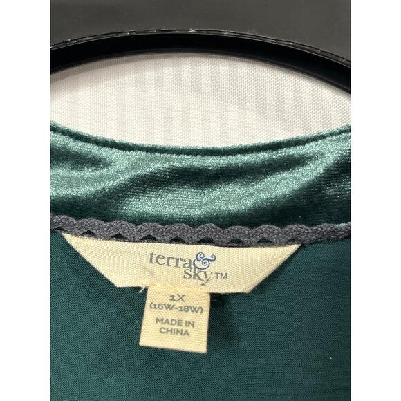 Terra & Sky Green Velvet Blouse - Picture 3 of 3